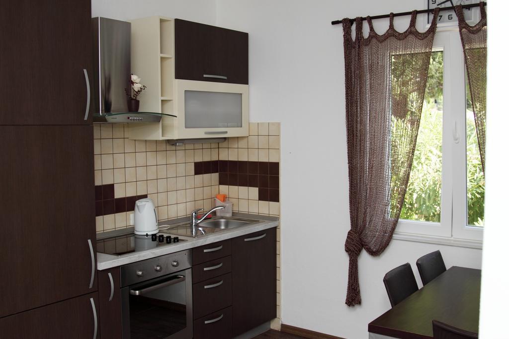 Apartments Vila Oksana Mimice Eksteriør bilde