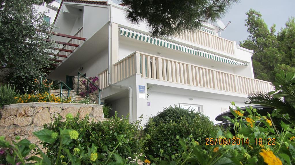 Apartments Vila Oksana Mimice Eksteriør bilde