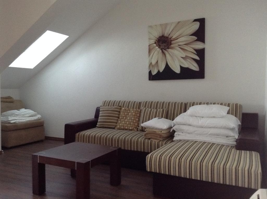 Apartments Vila Oksana Mimice Eksteriør bilde