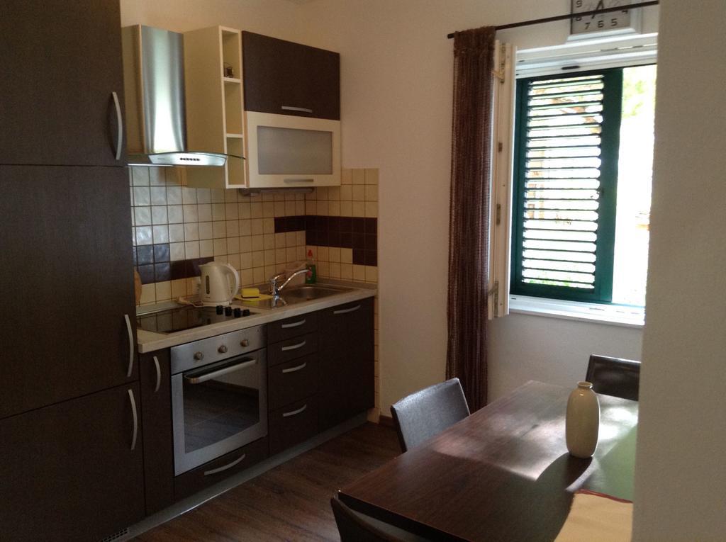 Apartments Vila Oksana Mimice Eksteriør bilde