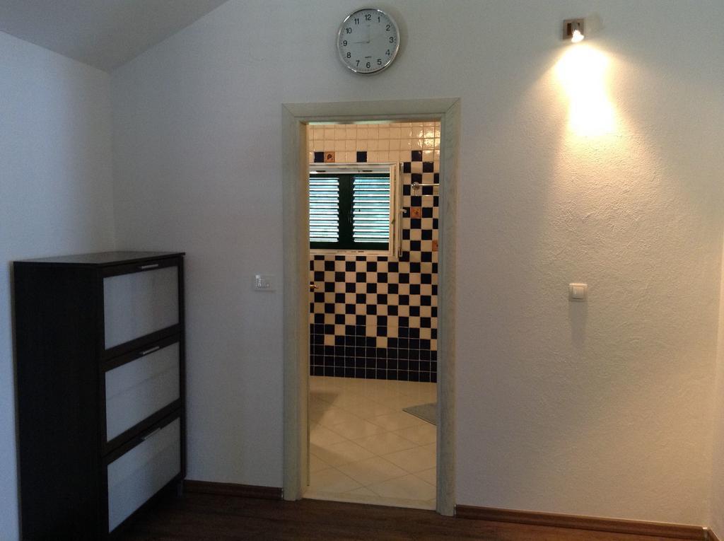 Apartments Vila Oksana Mimice Eksteriør bilde